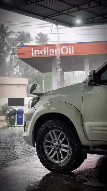 SUV after a wash at AUTOBIX