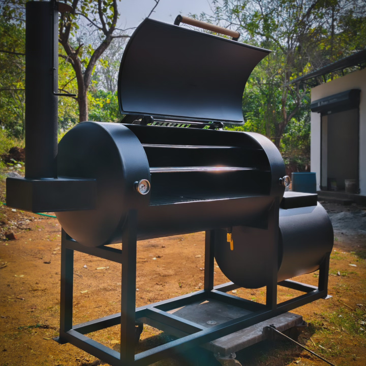 Apex Smoker side angle